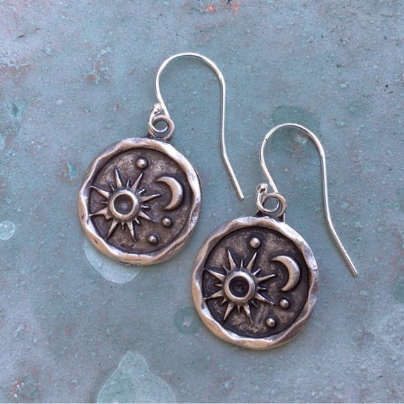artisan Sundance Charm silver earrings - Picture 4 of 7
